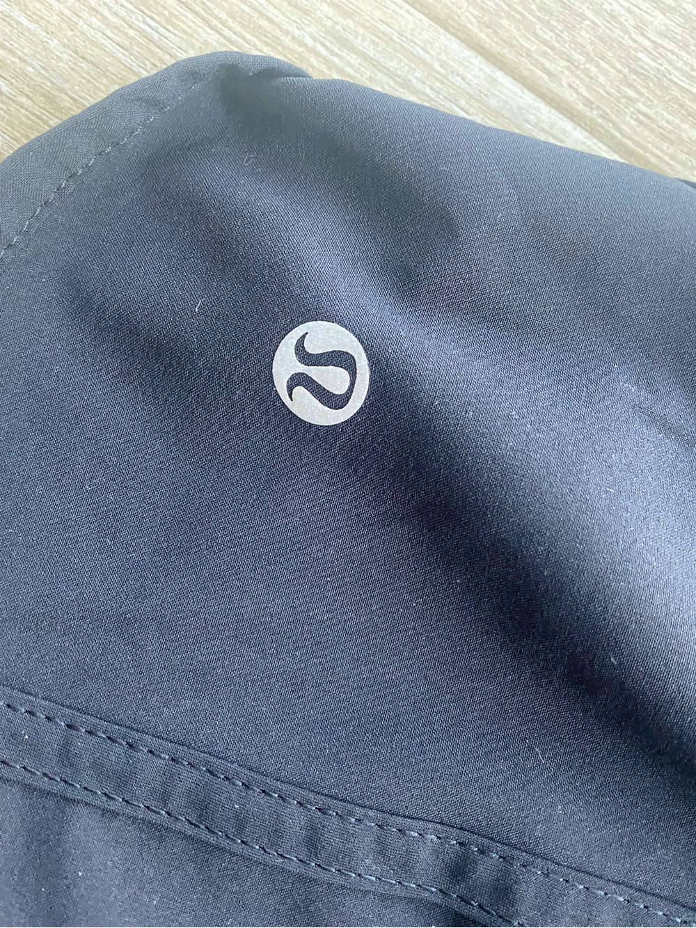 Lululemon Hotty Hot Low-Rise Lined Shorts Black Size 6 Athletic Running - Picture 4 of 7